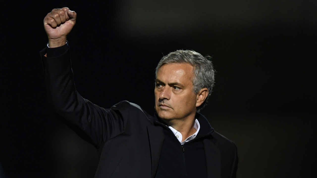 托尼：前锋不应在无意义的跑动上浪费精力，而是更专注于进球（托尼：前锋应减少无谓跑动，把精力用于进球）