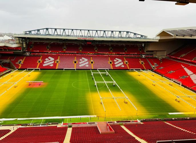 威少本赛季首发时场均接近15+8+8，高于赛季平均数据（威少本季先发场均近15+8+8，优于赛季场均）