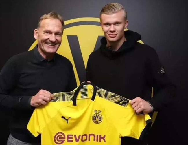 里程碑之战，恩里克迎来执教生涯第400场俱乐部赛事（里程碑时刻：恩里克迎来俱乐部执教第400战）