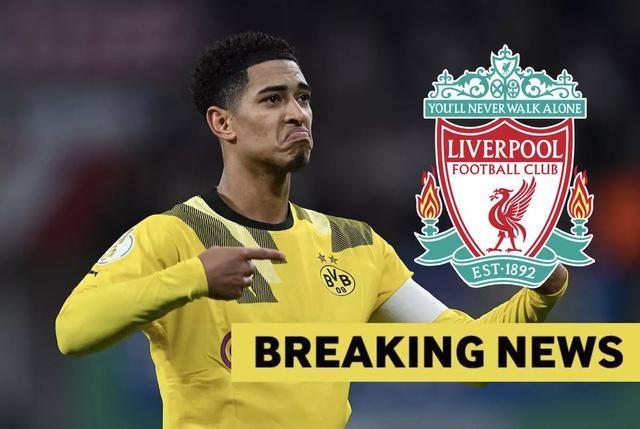 赛后留在狼队主场加练的曼联替补们！ 加油！（曼联替补赛后留守狼队主场加练，继续加油！）