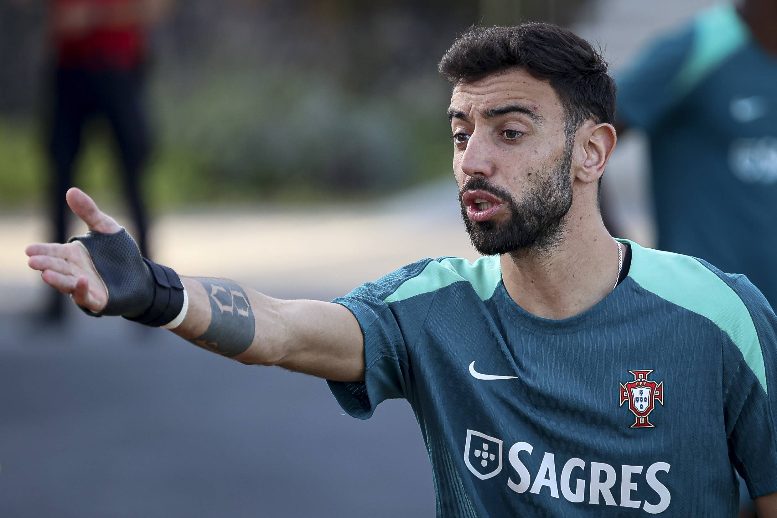 普拉蒂尼等尤文传奇与一线队见面，并参观海瑟尔惨案纪念碑（普拉蒂尼等尤文名宿与一线队会面，赴海瑟尔惨案纪念碑致敬）