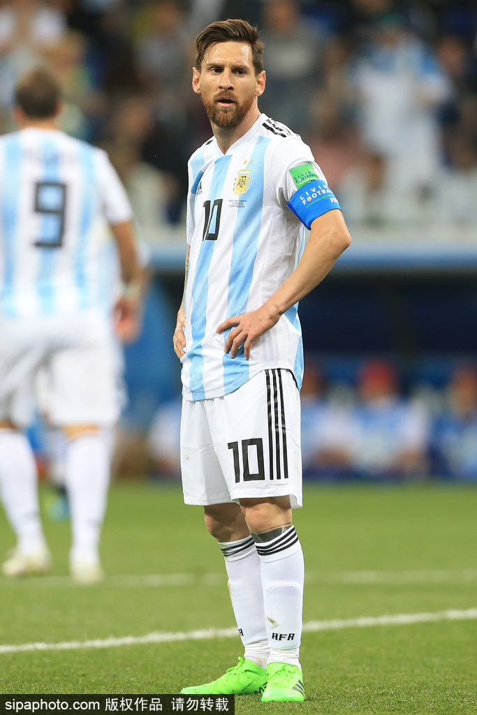 英超第14轮，利物浦、切尔西爆冷，阿森纳巩固领先，曼城或与阿森纳争夺冠军。（英超第14轮：利物浦、切尔西意外失分，阿森纳稳固领跑，曼城有望与枪手争冠）