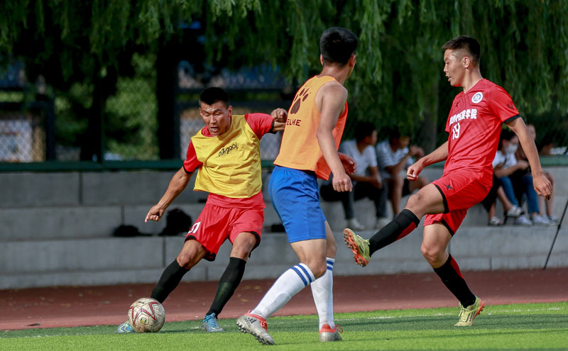 意甲三分制时代以来，米兰前14轮拿超过30分最终都排名前三（自意甲实行三分制以来，米兰在前14轮拿到30分以上的赛季最终均跻身前三）