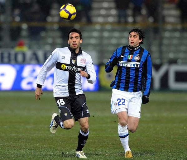 官方：26岁的前比利时国脚、国米旧将范赫斯登退役（官宣：26岁比利时前国脚、国米旧将范赫斯登正式退役）